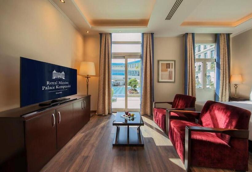 בקתה עם נוף לבריכה, Royal Maxim Palace Kempinski Cairo
