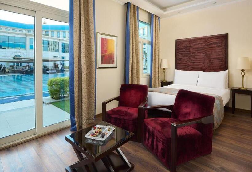 בקתה עם נוף לבריכה, Royal Maxim Palace Kempinski Cairo