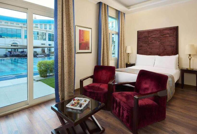 בקתה עם נוף לבריכה, Royal Maxim Palace Kempinski Cairo