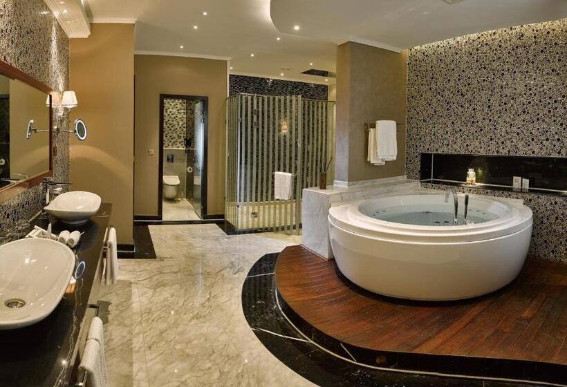 סוויטה מלכותית, Royal Maxim Palace Kempinski Cairo