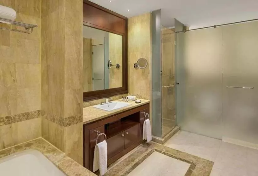 کابین, Royal Maxim Palace Kempinski Cairo