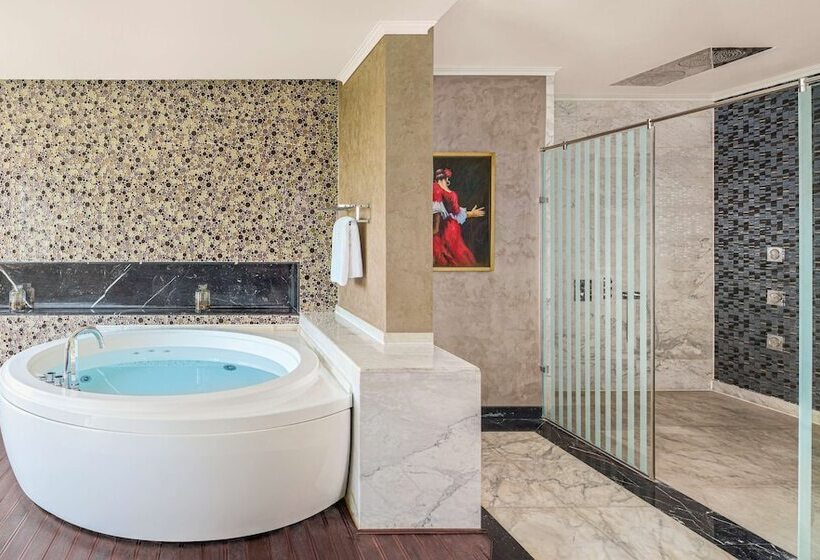 סוויטה מלכותית, Royal Maxim Palace Kempinski Cairo