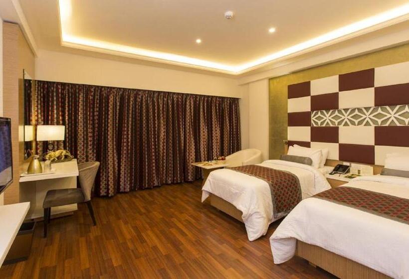 חדר קומפורט, The President