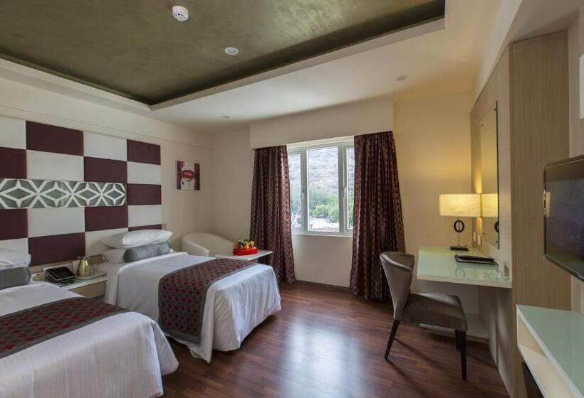 חדר קומפורט, The President