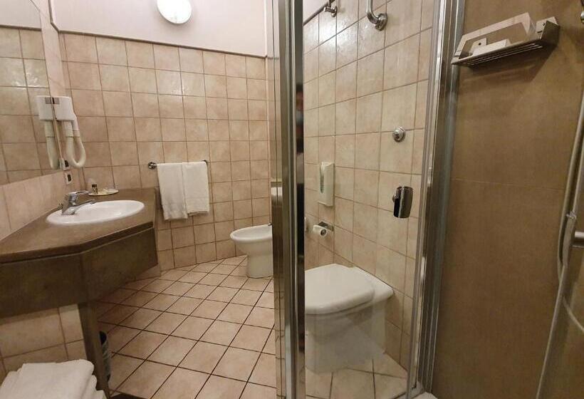 اتاق استاندارد, Le Colline