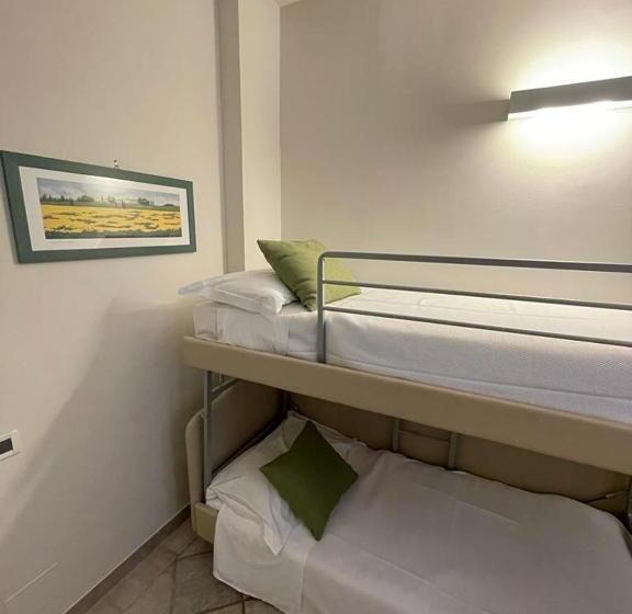 اتاق خانوادگی, Le Colline