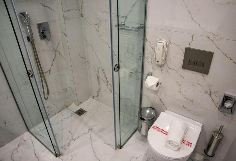 חדר סטנדרט לשלושה עם מרפסת, Lagaria