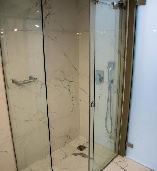 Habitación Estándar Abuhardillada, Lagaria