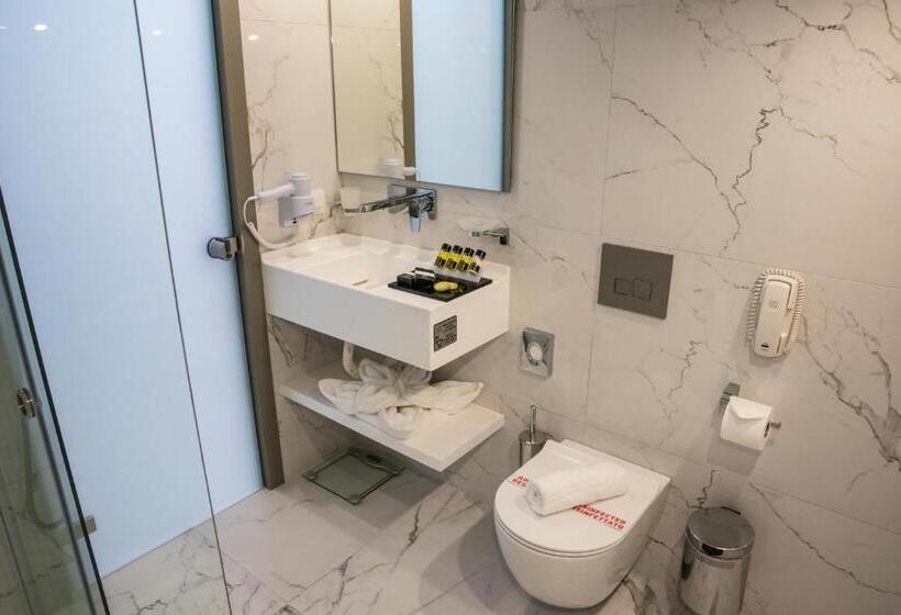 Habitación Estándar Abuhardillada, Lagaria