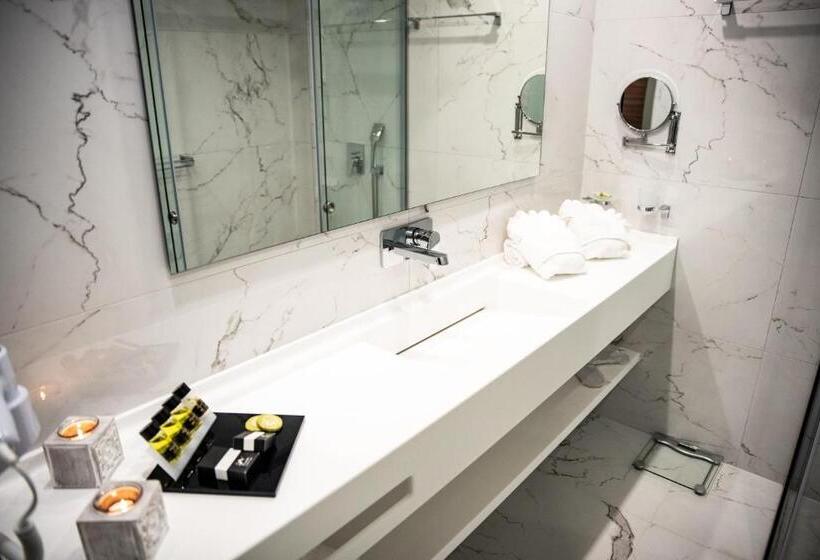 חדר דלוקס עם מרפסת, Lagaria