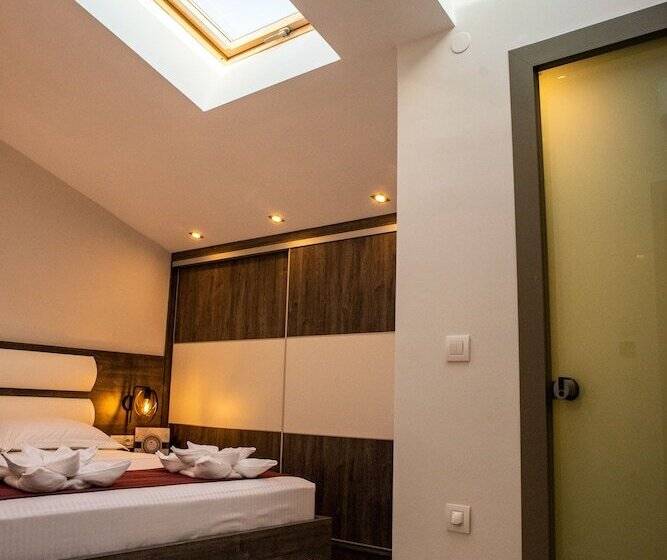 Habitación Estándar Abuhardillada, Lagaria