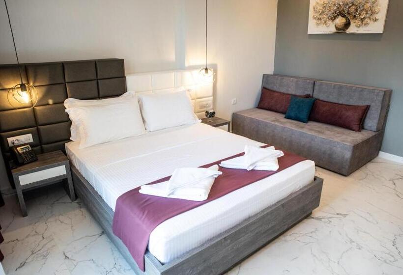 חדר לארבעה סטנדרטי עם מרפסת, Lagaria