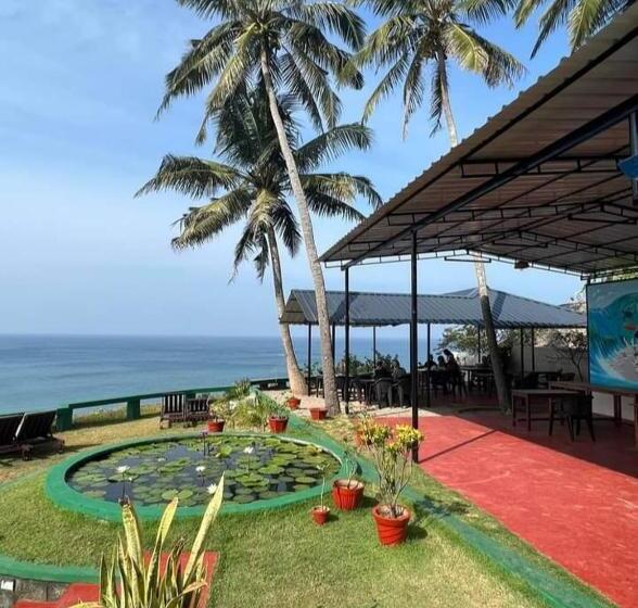 غرفة قياسية مطلّة علي البحر, Seashore Beach Resort Varkala