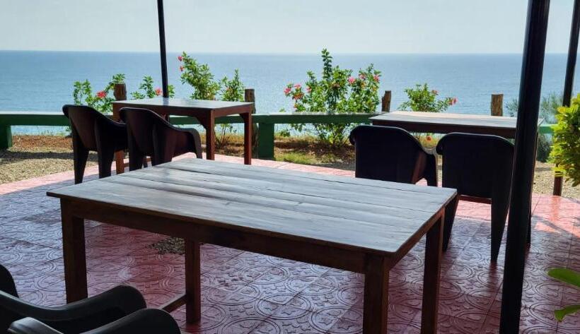 غرفة قياسية مطلّة علي البحر, Seashore Beach Resort Varkala