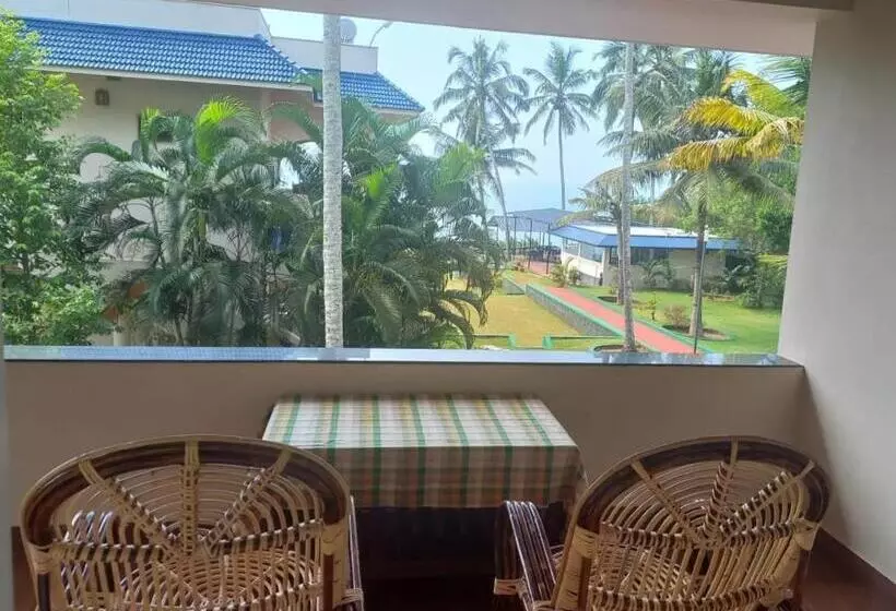 اتاق استاندارد با بالکن و چشم‌انداز دریا, Seashore Beach Resort Varkala