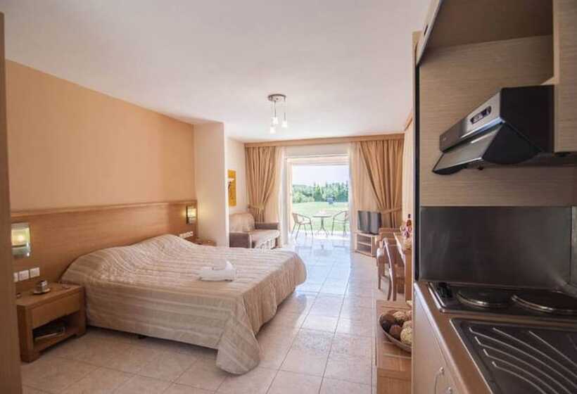 Студия Deluxe, Anilio Plaza