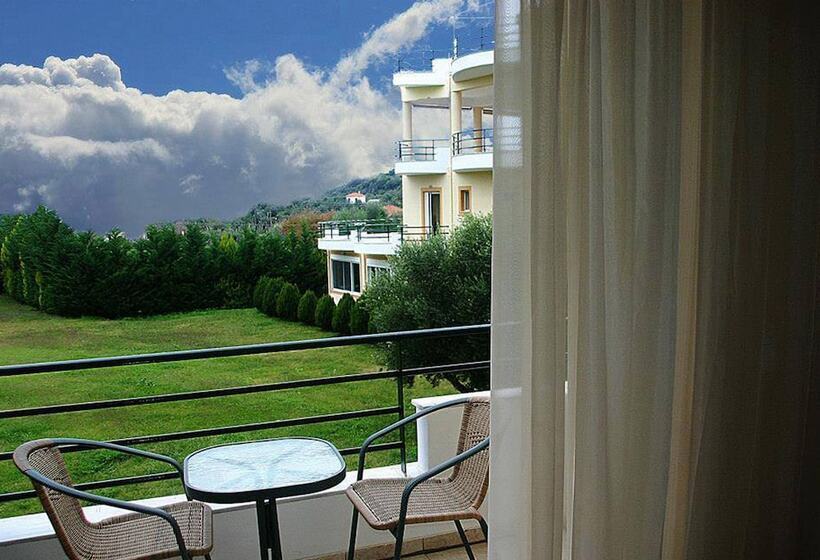 Студия Deluxe, Anilio Plaza