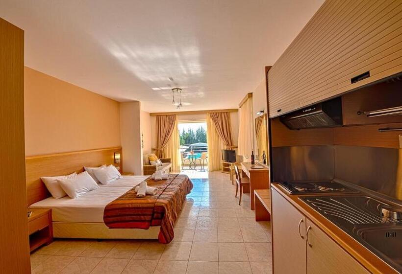 Студия Deluxe, Anilio Plaza