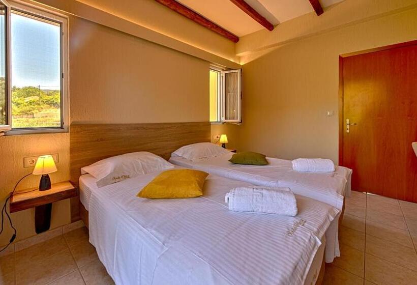 Люкс Вид на Горы, Anilio Plaza