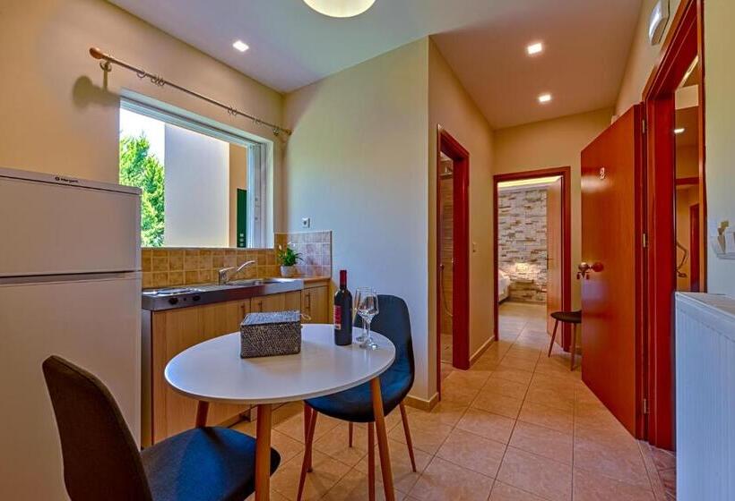 Люкс Вид на Сад, Anilio Plaza