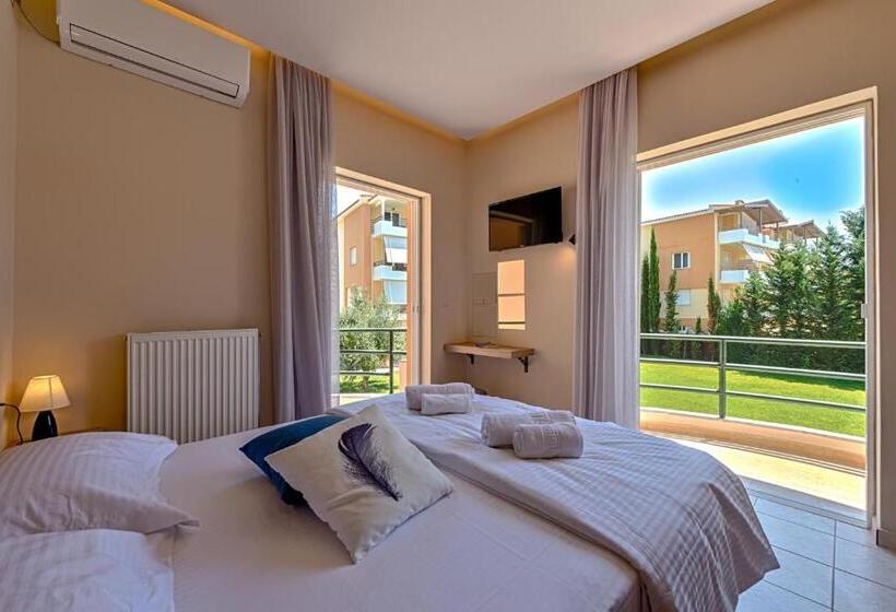 Люкс Вид на Бассейн, Anilio Plaza