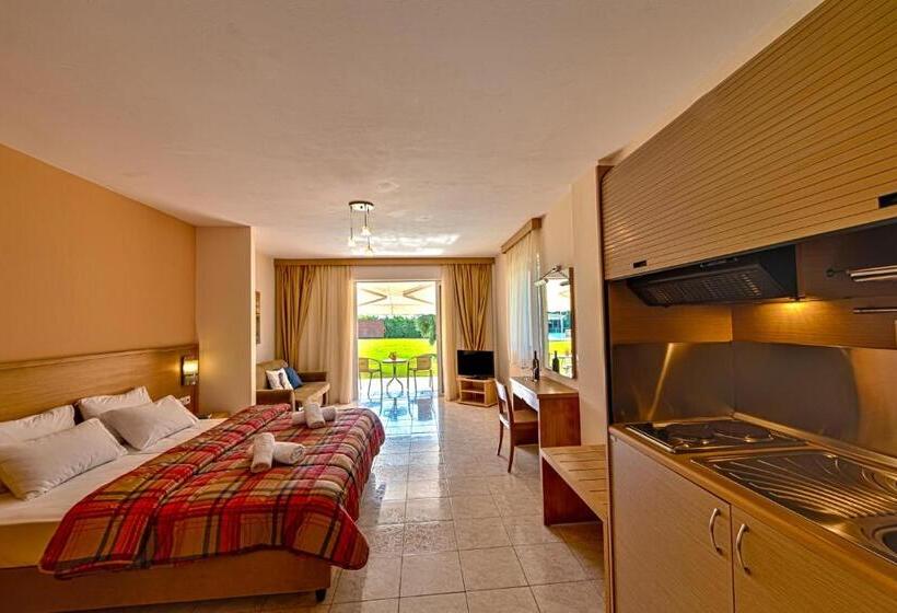 Студия Deluxe, Anilio Plaza