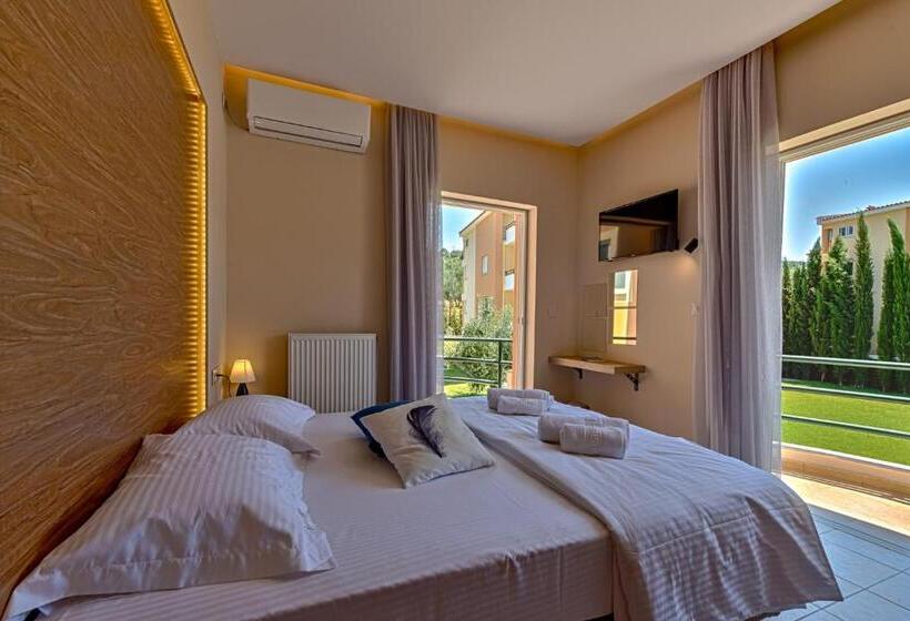 Люкс Вид на Бассейн, Anilio Plaza