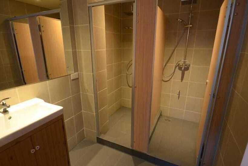 Quarto Estandar Banheiro Compartilhado, Good Day Hostel