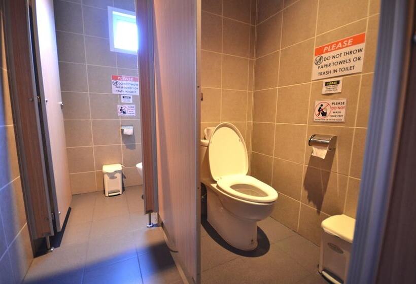 Quarto Estandar Banheiro Compartilhado, Good Day Hostel