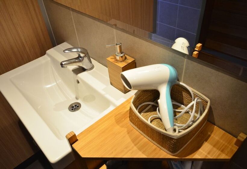 Quarto Estandar Banheiro Compartilhado, Good Day Hostel