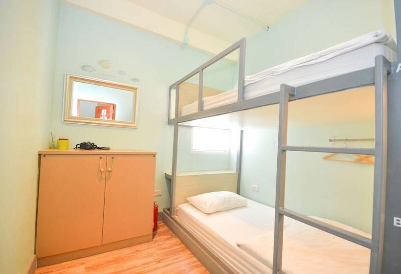 Quarto Estandar Banheiro Compartilhado, Good Day Hostel