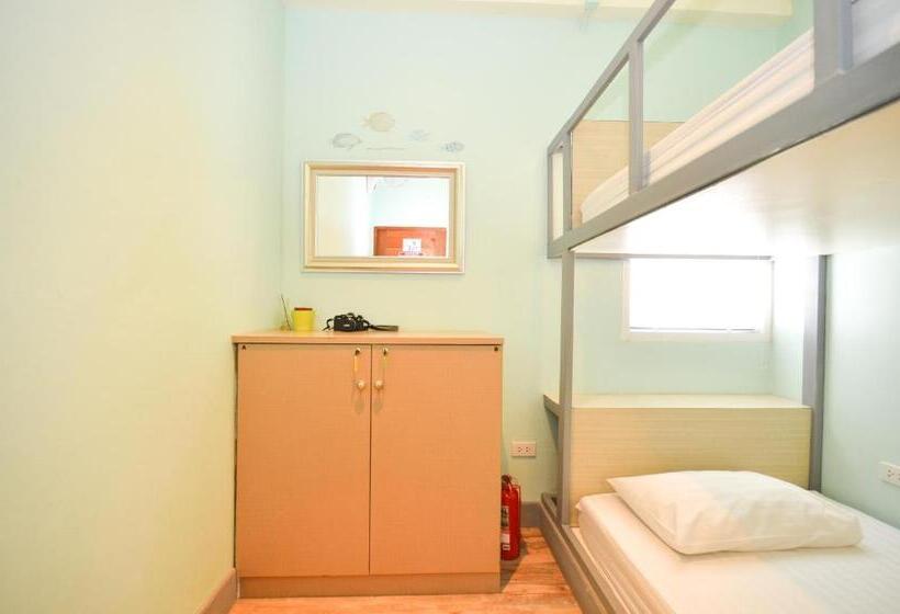 Quarto Estandar Banheiro Compartilhado, Good Day Hostel