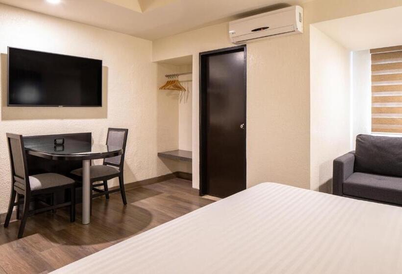 חדר קומפורט לשלושה, Astor Tijuana