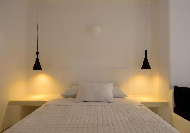 חדר קומפורט לשלושה, Astor Tijuana