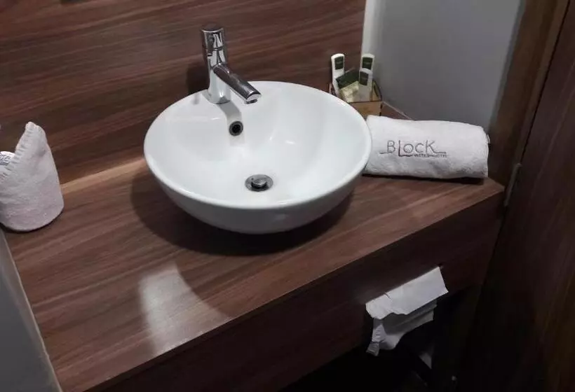 キングサイズベッドのデラックススイート, Block Suites