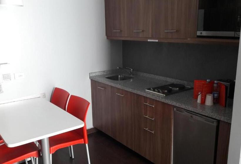 Люкс Deluxe Кровать Кинг, Block Suites