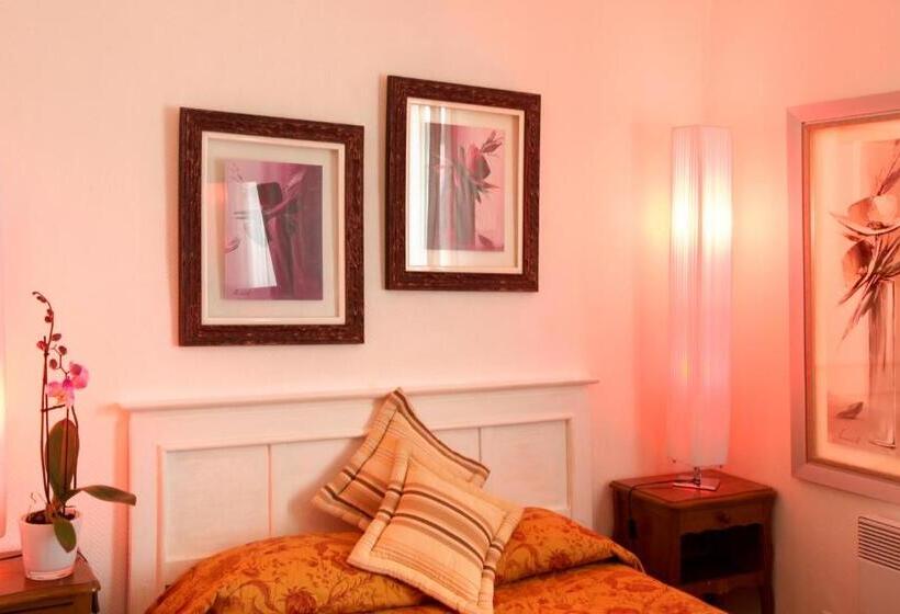 Номер Стандарт, Castel De Siam