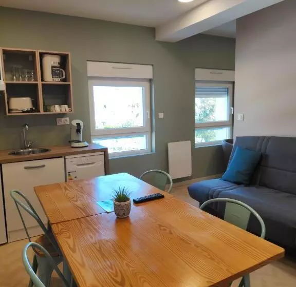 Studio Familiare, De La Terrasse