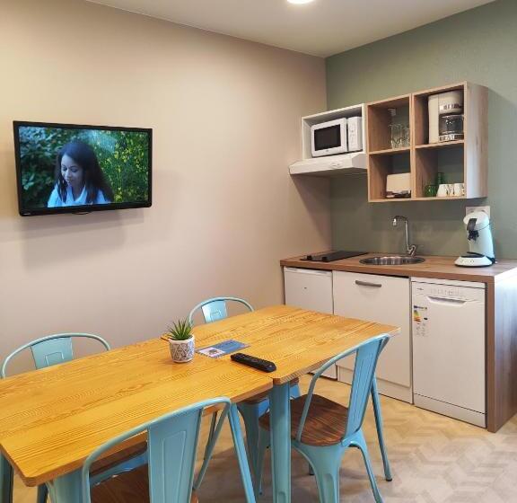 Семейное Студио, De La Terrasse