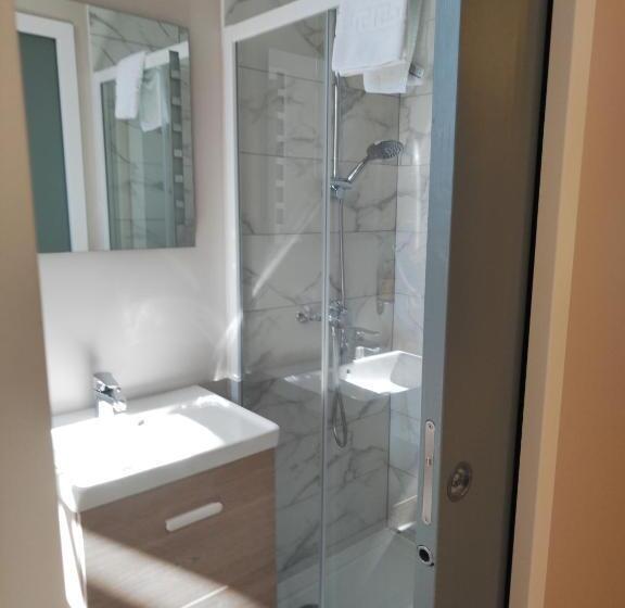 Студия Стандарт, De La Terrasse