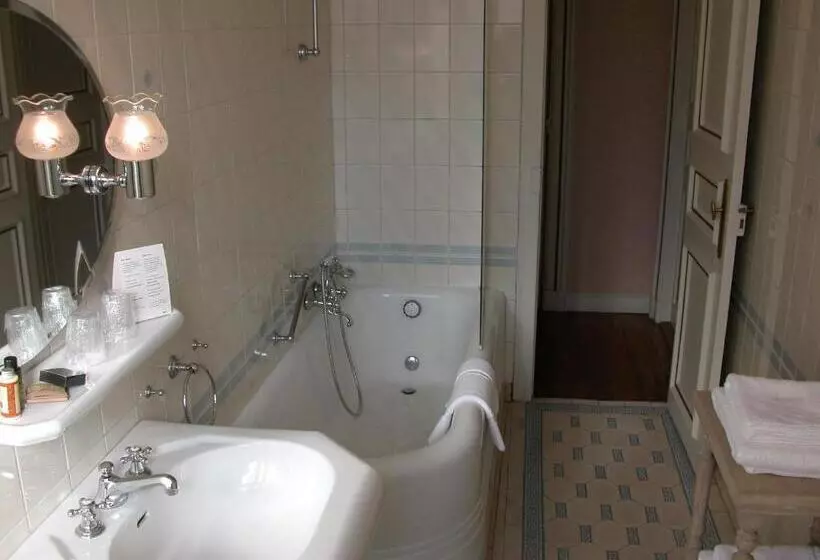 スーペリアファミリールーム, Domaine De Beaupré   Hotel The Originals Relais