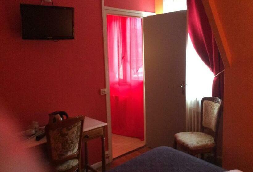 スタンダードトリプルルーム, Du Cygne