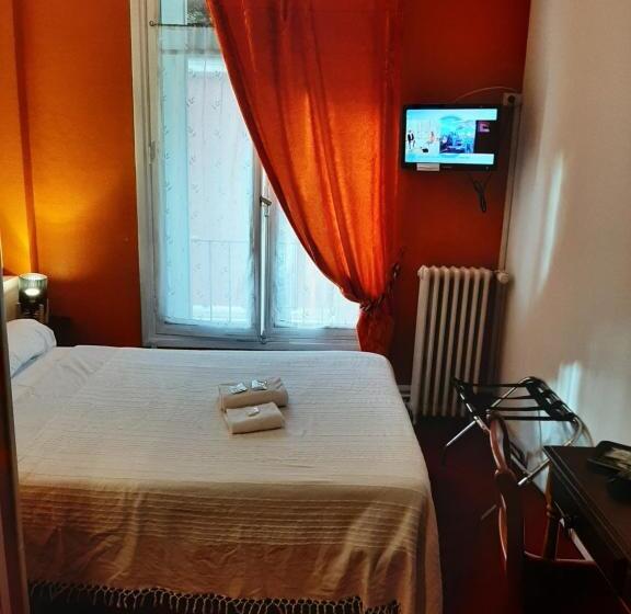 スタンダードルーム, Du Cygne