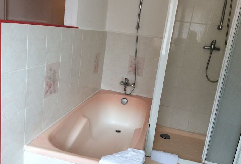 ファミリールーム, Du Cygne