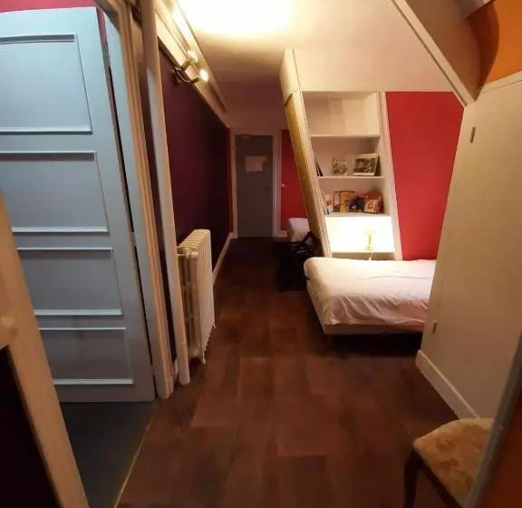 Camera Familiare, Du Cygne