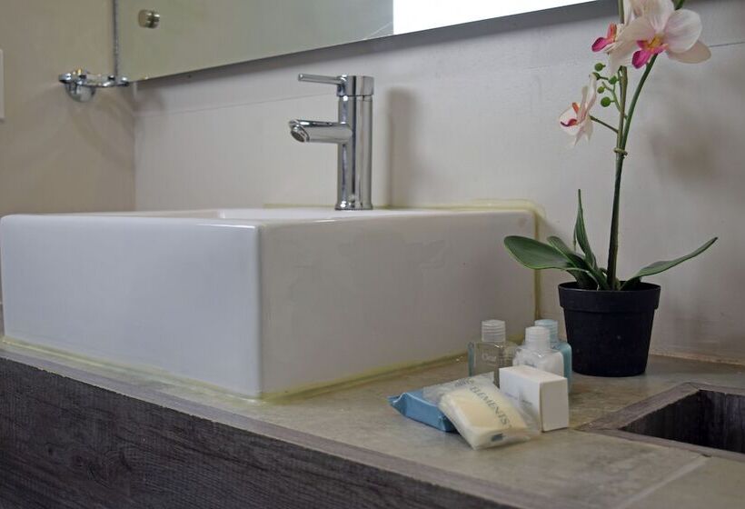 غرفة بريميوم, Sunio City