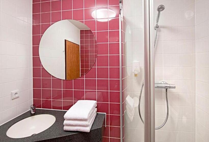 스탠다드 트리플 룸, Hannover Garbsen