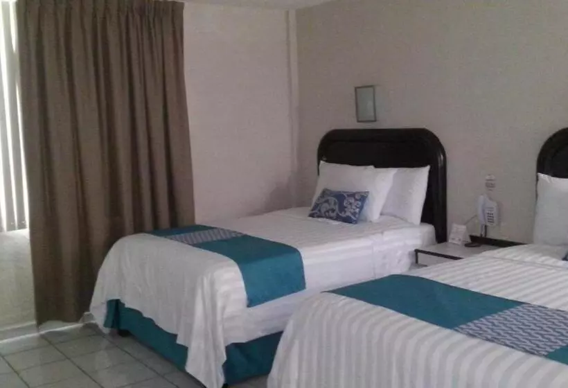 سوییت, Howard Johnson Leon Avenida