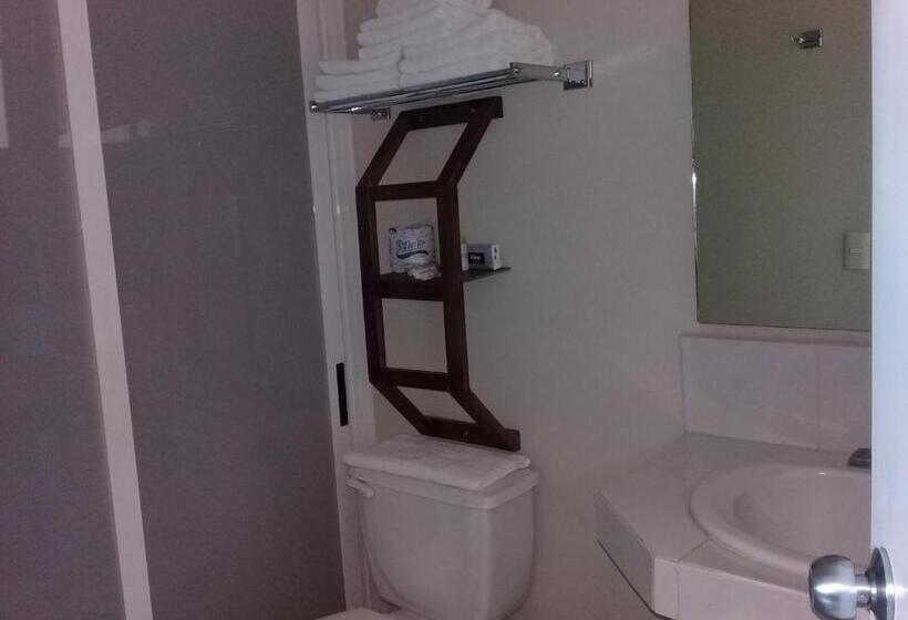 سوییت, Howard Johnson Leon Avenida