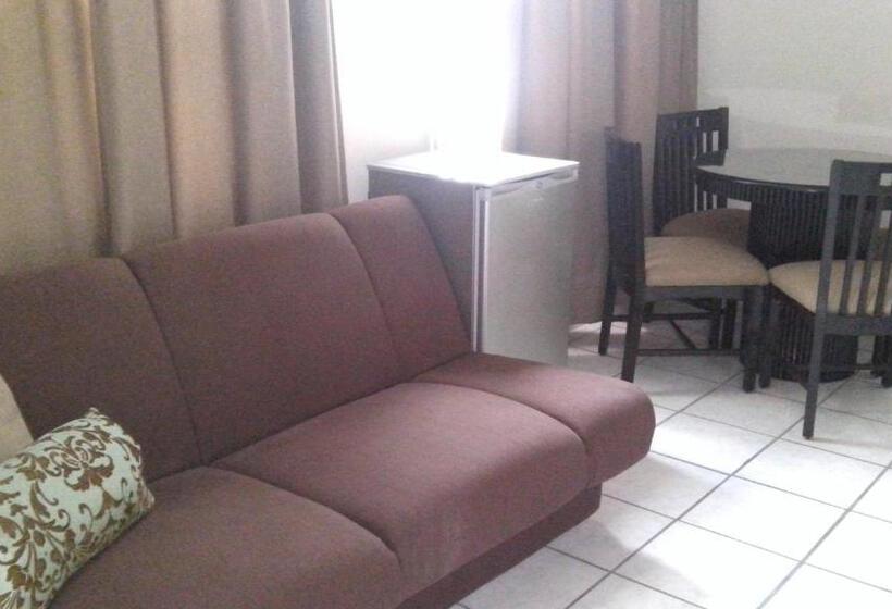 سوییت جونیور, Howard Johnson Leon Avenida